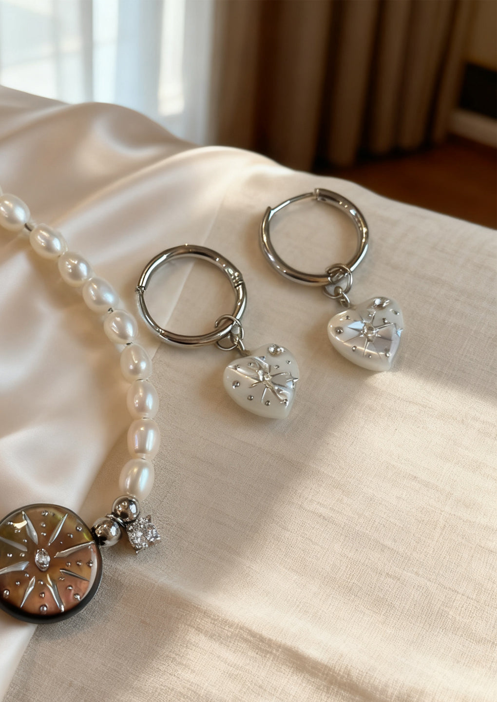 Handmade Seashell Earrings for Woman Natural Shell Earrings with Hand-drawn Pattern