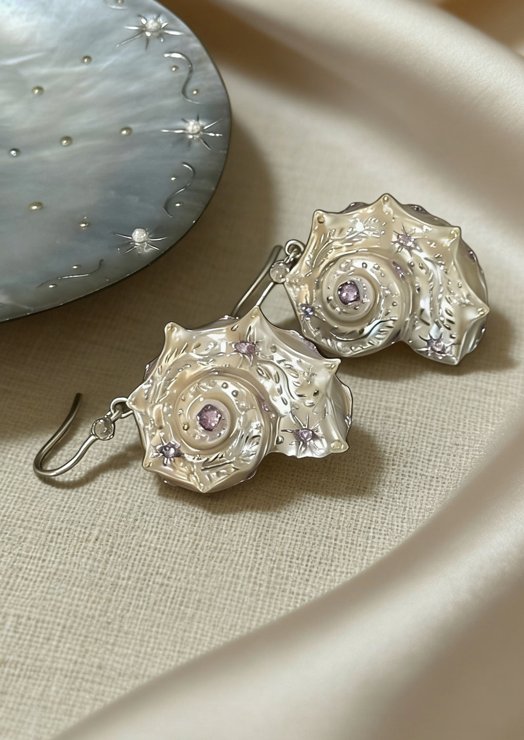 Handmade Conch Earrings for Woman Natural Shell Earrings with Hand-drawn Pattern