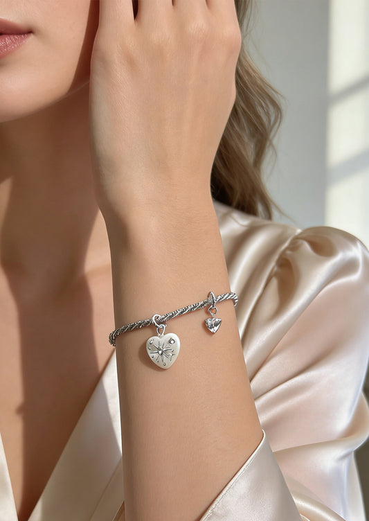 Handmade Seashell Bracelet for Woman Adjustable Natural Shell Bracelet with Hand-drawn Pattern